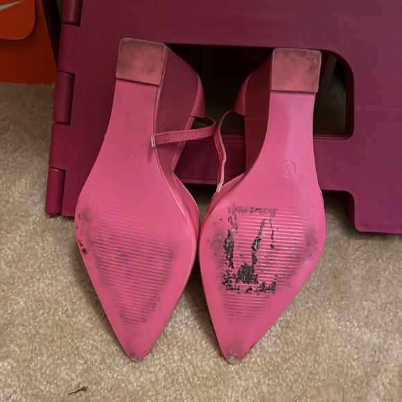 Pink heels - Picture 2 of 2